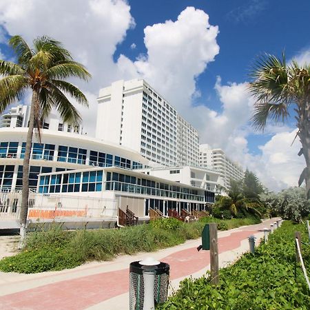 Castle Pavillon 8 Beachfront - Private Beach Access Loft With 2-Story, Pool, Tennis, Free Parking Access Miami Beach Exteriér fotografie