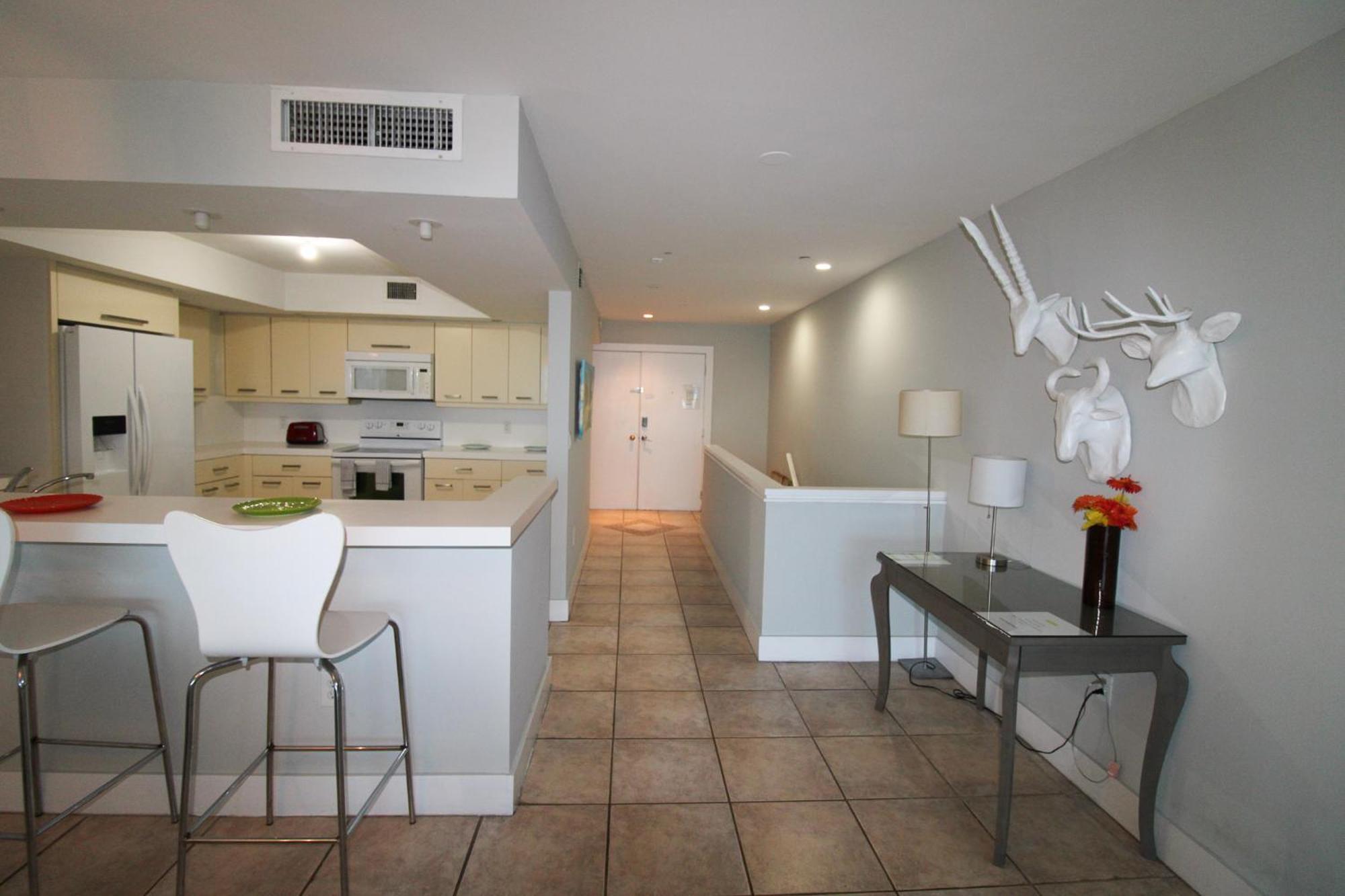Castle Pavillon 8 Beachfront - Private Beach Access Loft With 2-Story, Pool, Tennis, Free Parking Access Miami Beach Exteriér fotografie